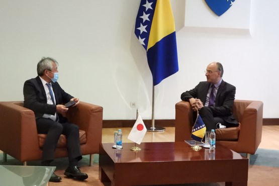 Zastupnik u Zastupničkom domu Parlamentarne skupštine BiH Damir Arnaut sastao se sa veleposlanikom Japana u BiH